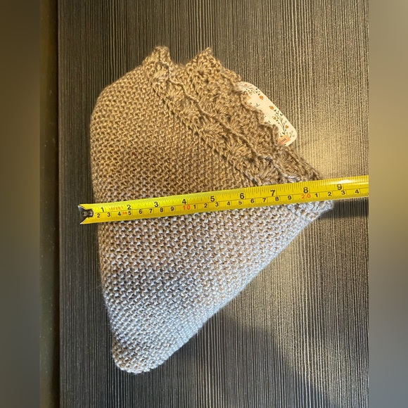 Vintage Hand-Knit Light Brown Triangle Shaped Prayer Shawl - Picture 9 of 10